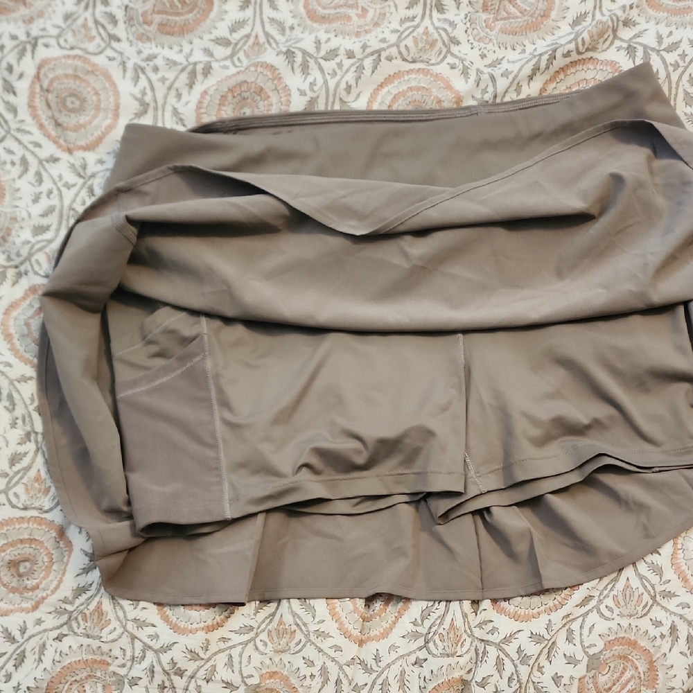 CALIA Performance Skirt - Picture 3 of 4